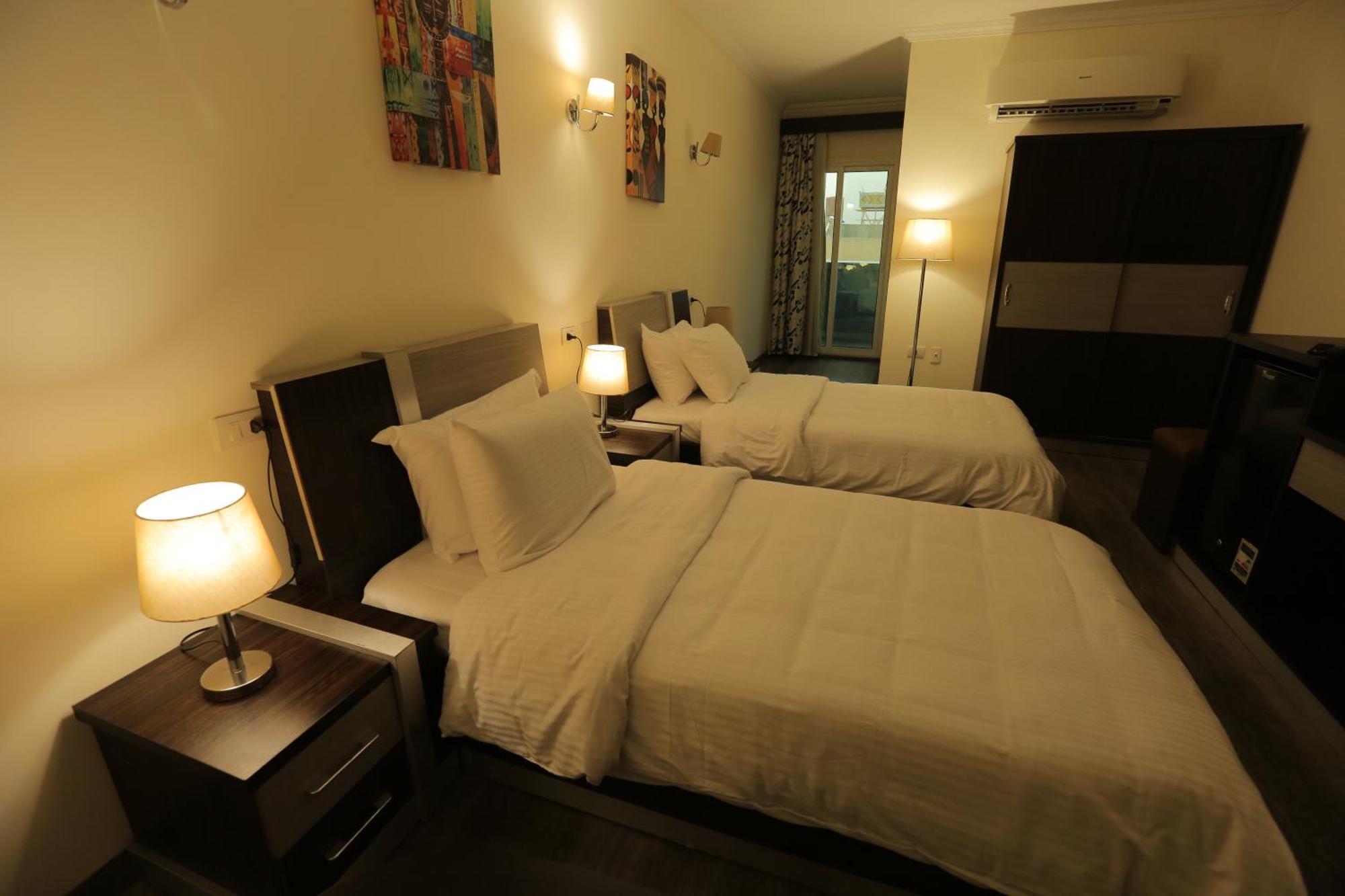 Pyramid Edge Hotel & Exclusive Pyramids View Rooftop Kafret el-Gabal Extérieur photo